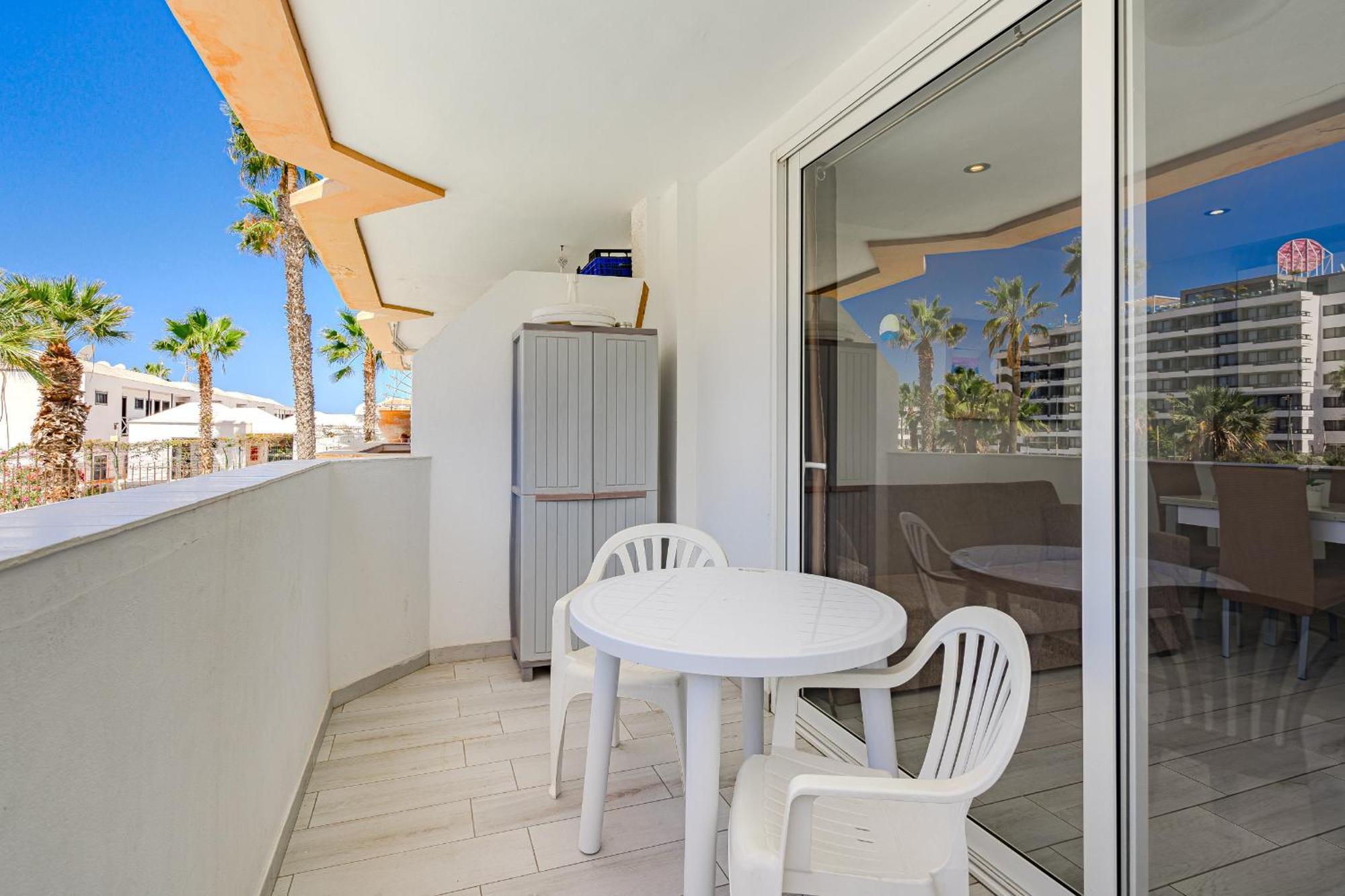 Un Dormitorio En Playa De Las Americas Costa Adeje  Bagian luar foto